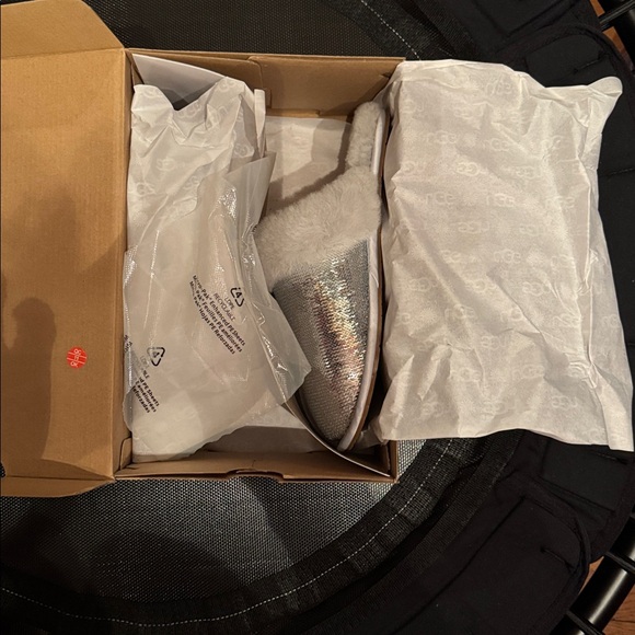 UGG Women’s Scuffette II Slippers in “Mirror Ball” Silver Sequin - Picture 2 of 10